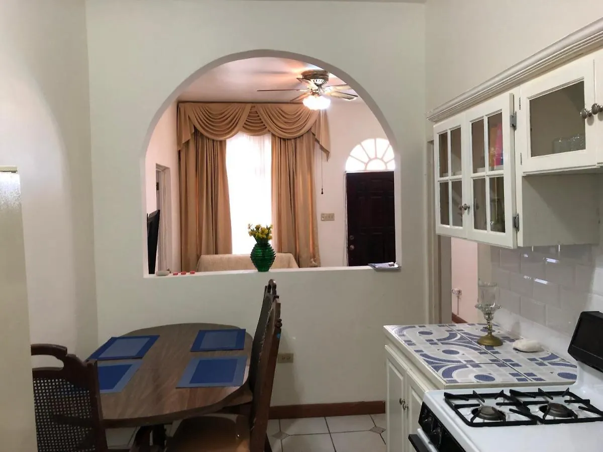 Гостевой дом Goldenview Guesthouse Очо-Риос Ямайка