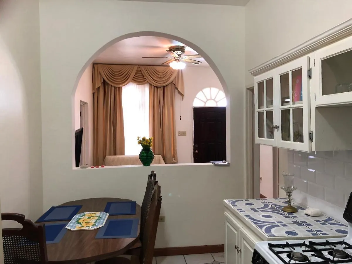Goldenview Guesthouse Очо-Риос